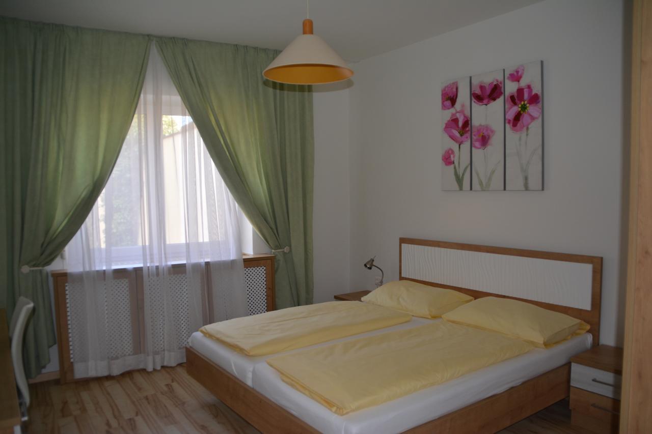 Hotel Lenau Stockerau Kültér fotó