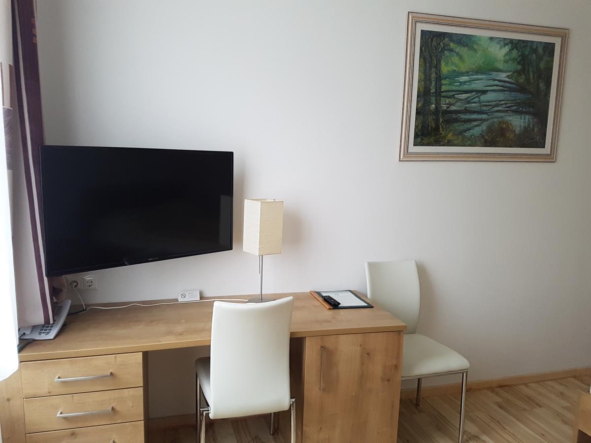 Hotel Lenau Stockerau Kültér fotó
