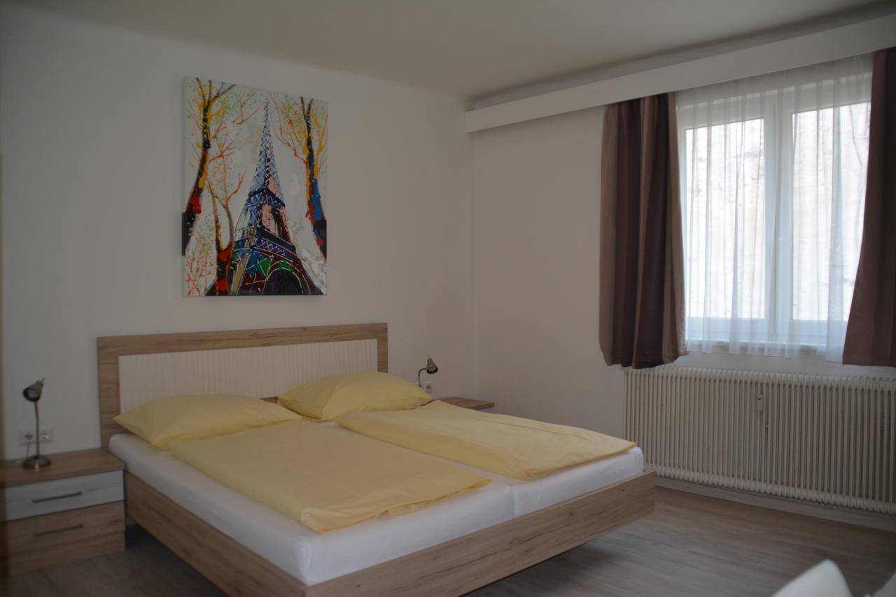 Hotel Lenau Stockerau Kültér fotó