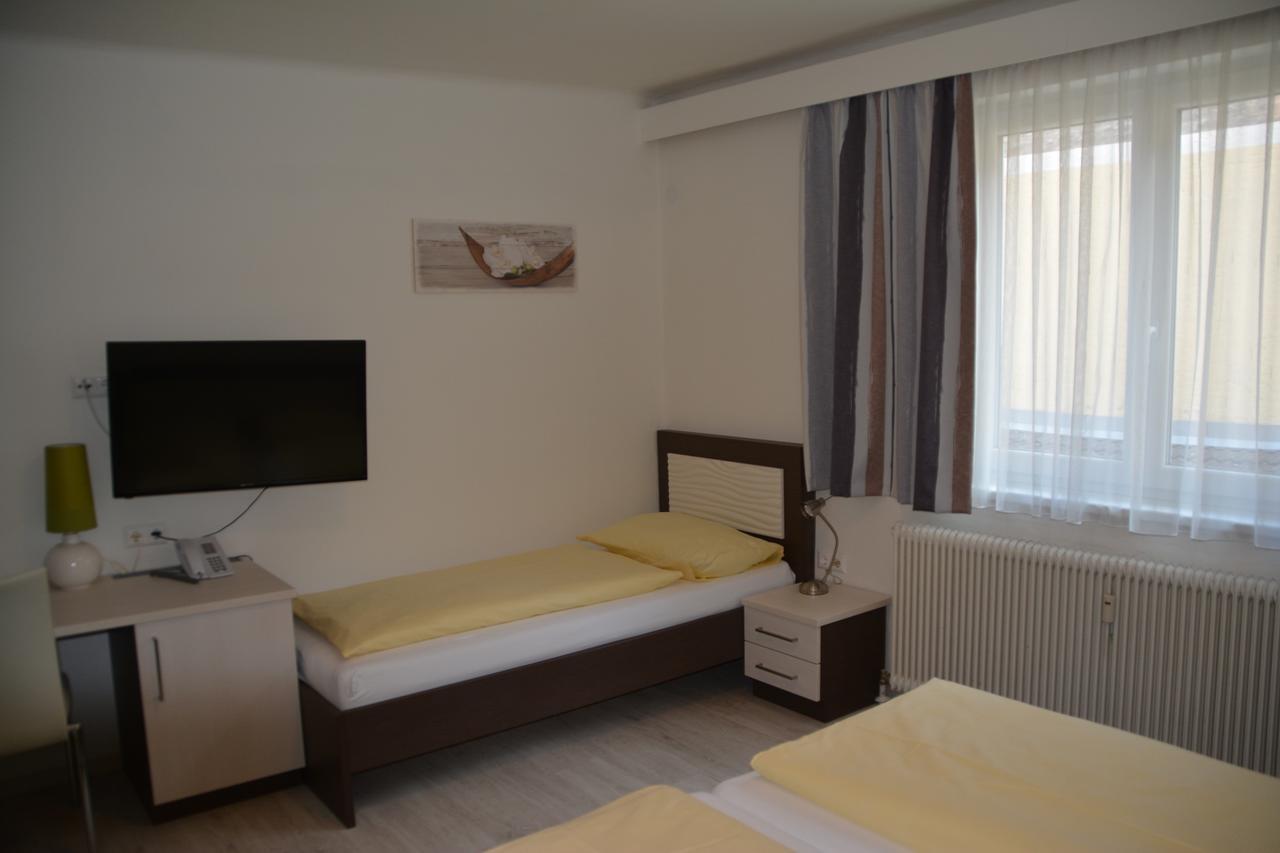Hotel Lenau Stockerau Kültér fotó