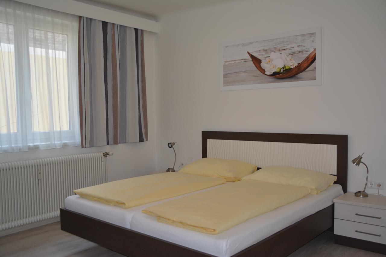Hotel Lenau Stockerau Kültér fotó