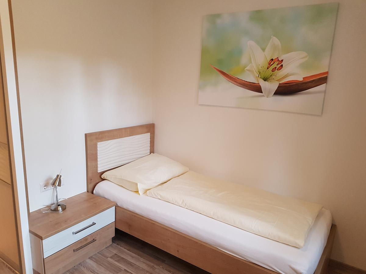 Hotel Lenau Stockerau Kültér fotó