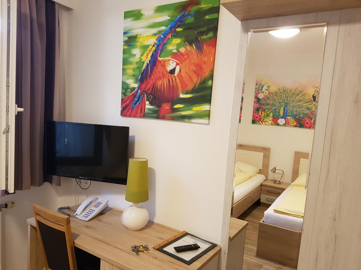 Hotel Lenau Stockerau Kültér fotó
