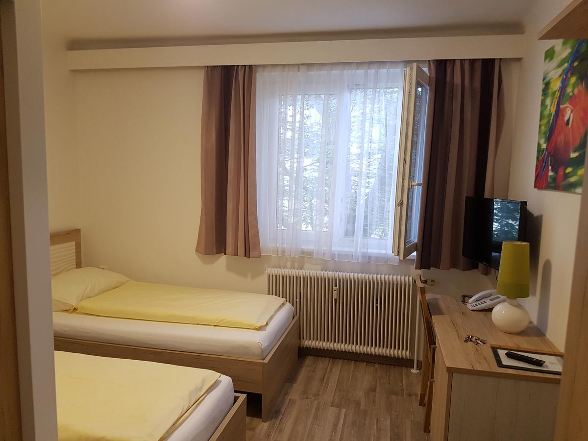 Hotel Lenau Stockerau Kültér fotó